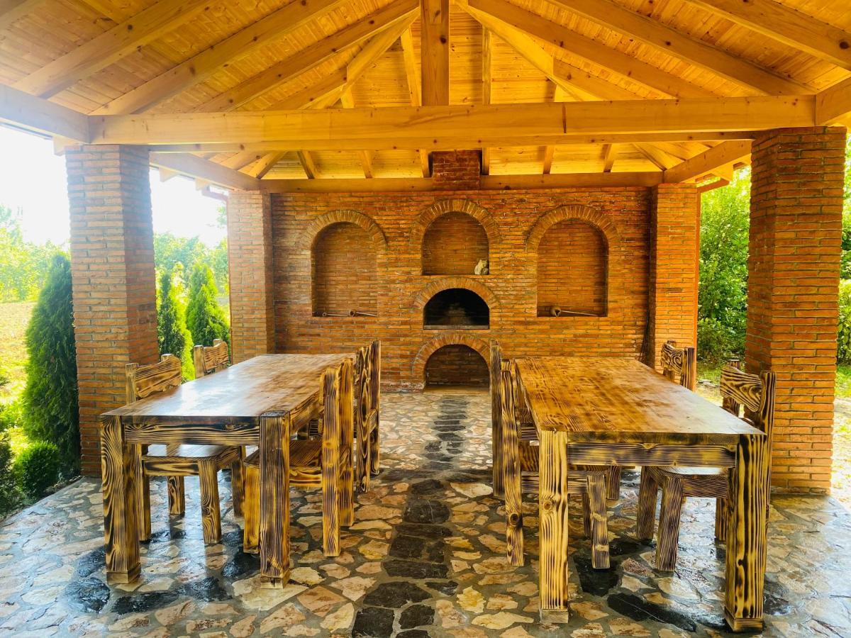 Guesthouse Kamelia Мартвили Екстериор снимка