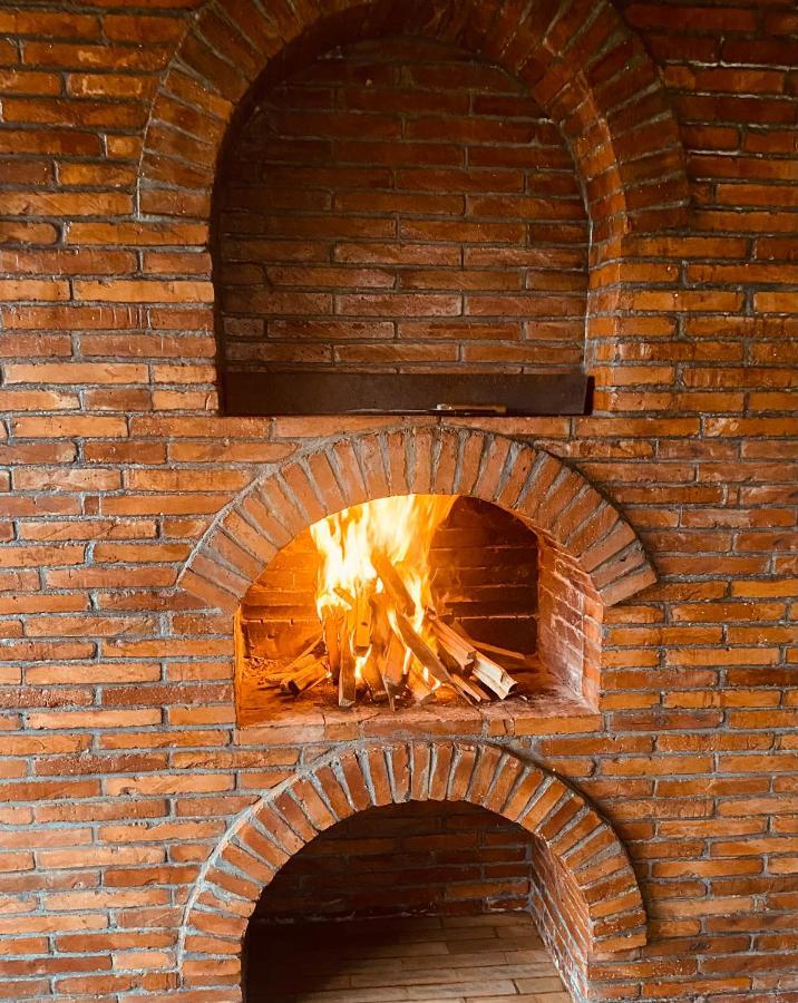 Guesthouse Kamelia Мартвили Екстериор снимка