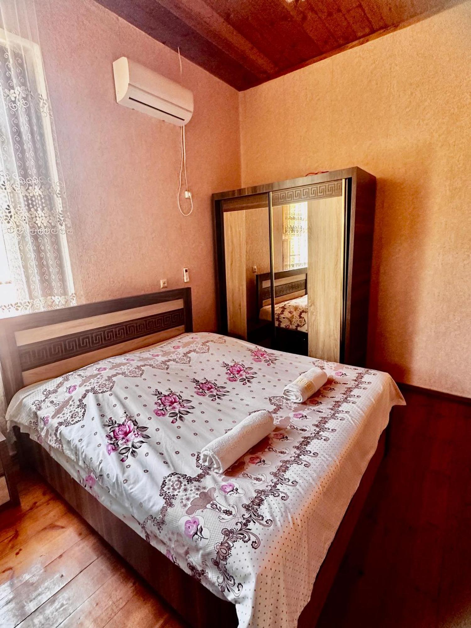 Guesthouse Kamelia Мартвили Екстериор снимка