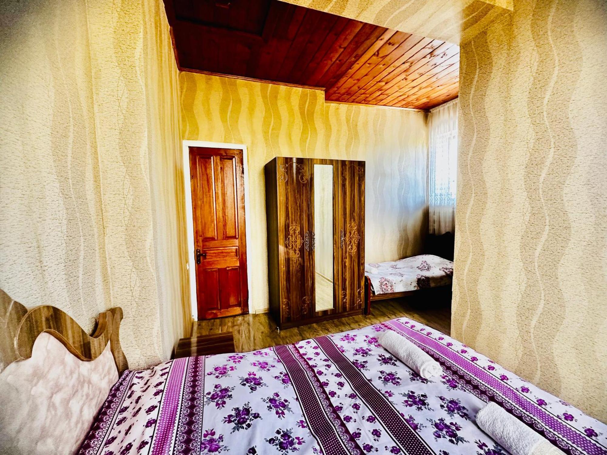Guesthouse Kamelia Мартвили Екстериор снимка